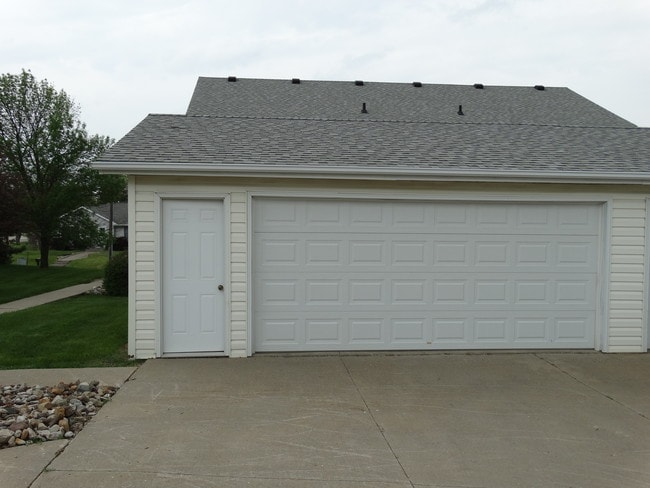 Building Photo - 1002 Jay St