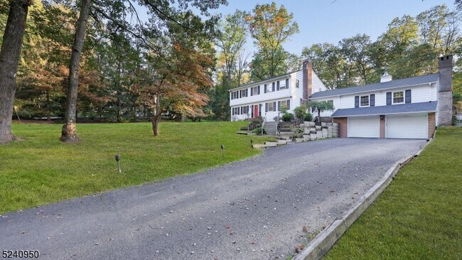 Building Photo - 54 Robin Glen Rd