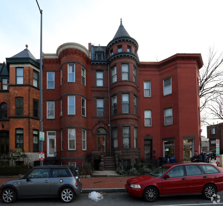 Foto del edificio - 1103 E Capitol St SE