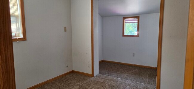 Foto del edificio - 1586 Hillside Rd