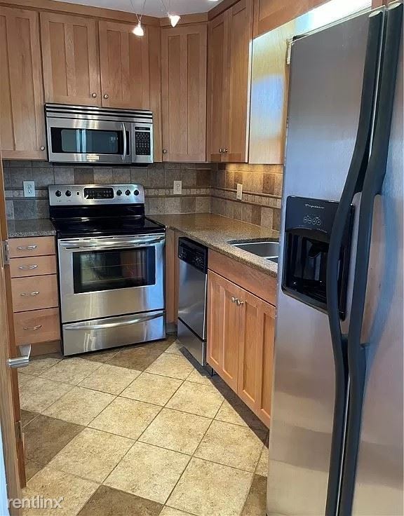 Foto del edificio - 2 br, 1 bath Condo - 140 Faculty Street 5