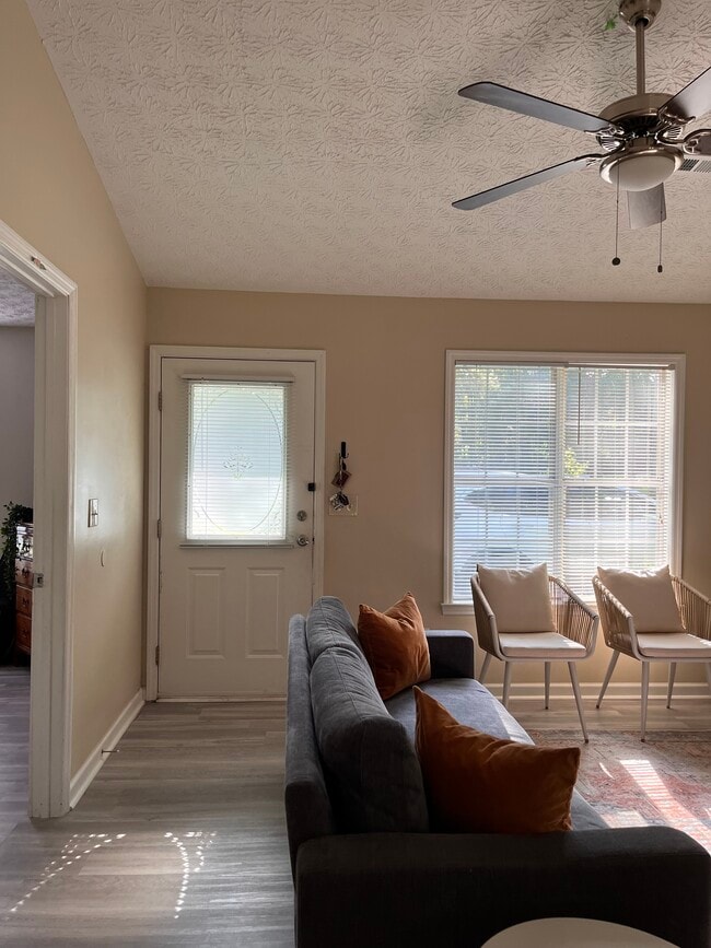 Building Photo - 681 Senoia Rd