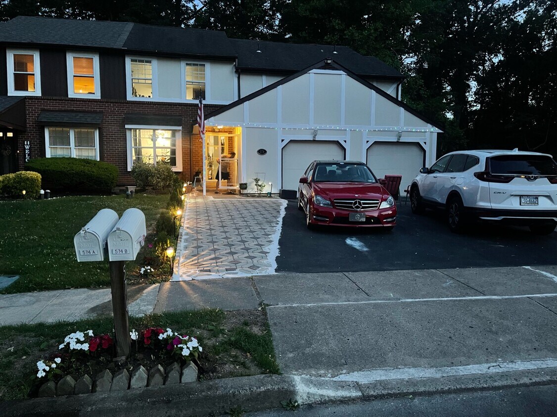 Foto principal - 574 S Dove Rd