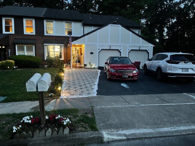 Building Photo - 574 S Dove Rd