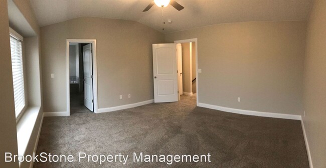 Building Photo - 3 br, 2 bath House - 1001 Curly Hollow Dr. #5
