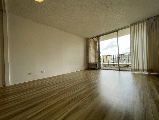 Foto del edificio - FAIRWAY VILLA studio, pkg, sec, W/D, A/C, ...