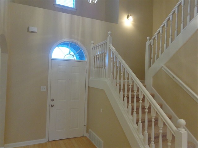 Building Photo - 10162 Lynham Dr