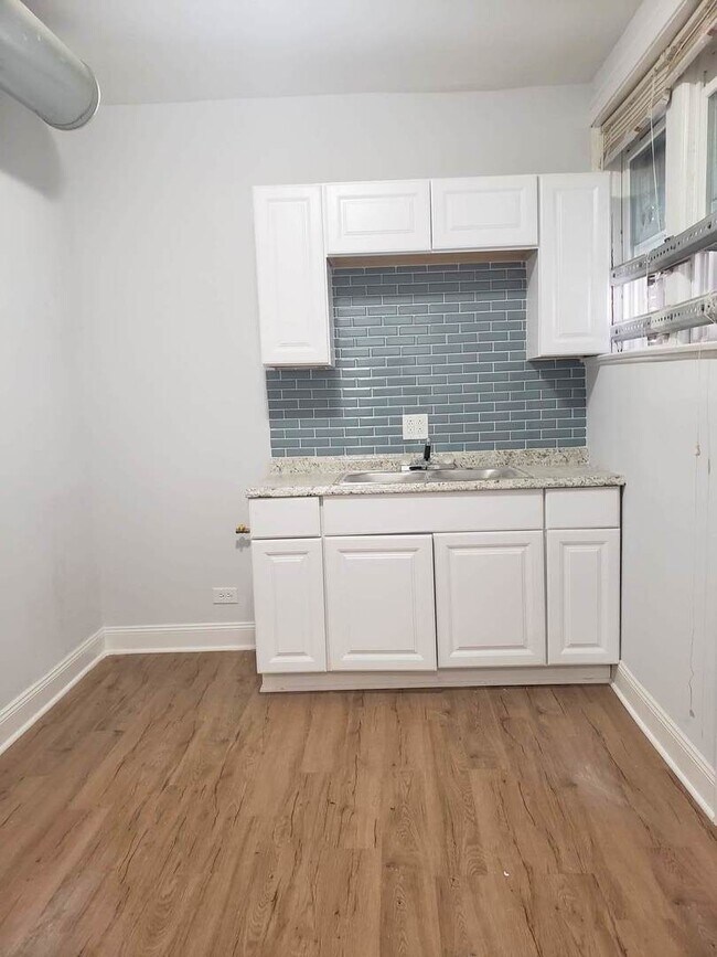 Foto del edificio - 936 E 80th St