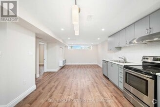 Building Photo - 553 Finucane St