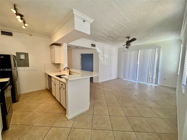 Building Photo - 1000 Scotia Dr