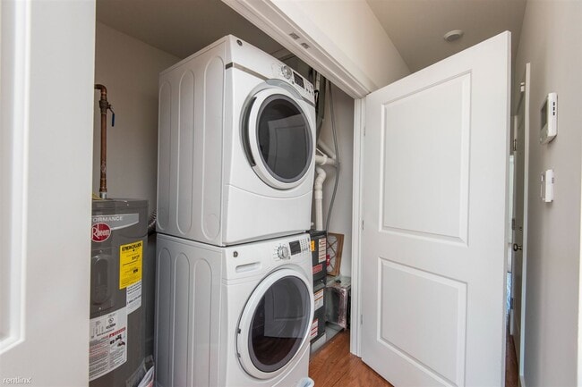 Building Photo - 2 br, 2 bath 4plex - 1424 N 7Th ST Unit C