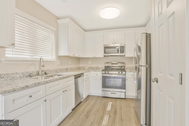 Foto del edificio - 3744 Riverchase Way