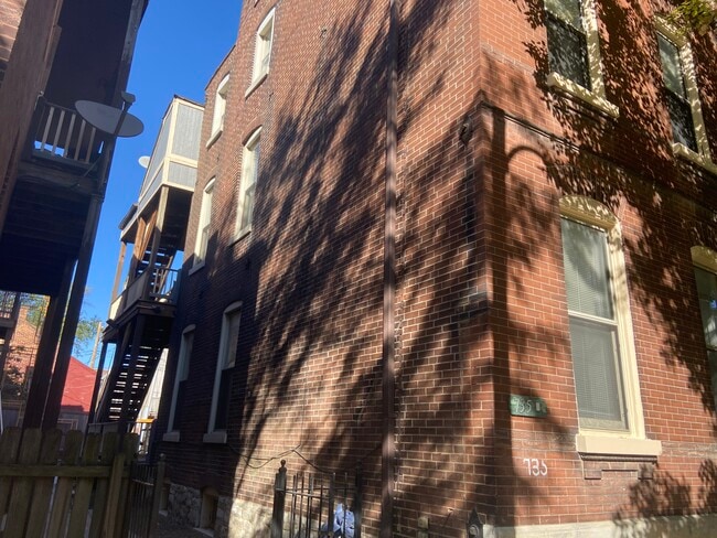 Building Photo - 735 Shenandoah Ave