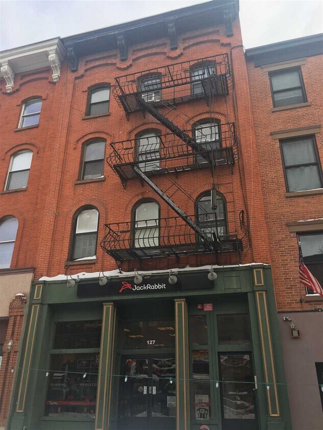 Primary Photo - 127 Washington St