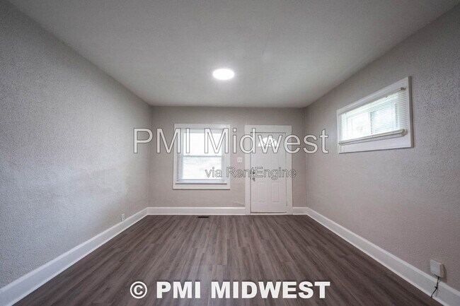 Foto del edificio - 411 W 40th St