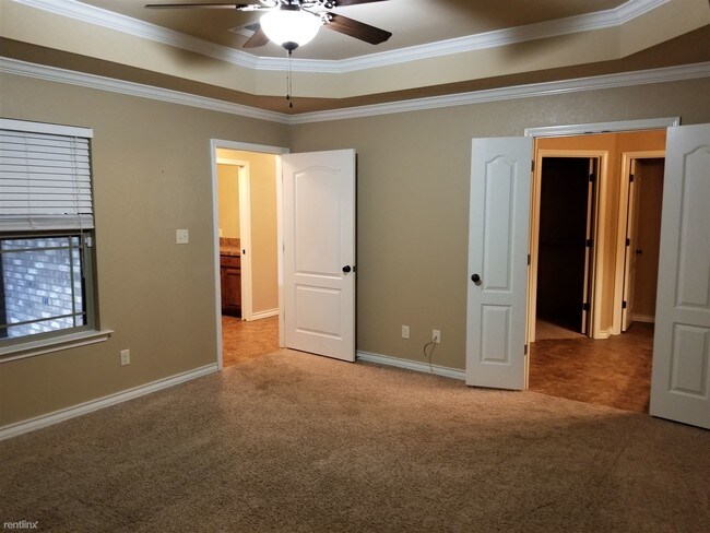 Building Photo - 3 br, 2.5 bath Townhome - 3209 Whittle Way