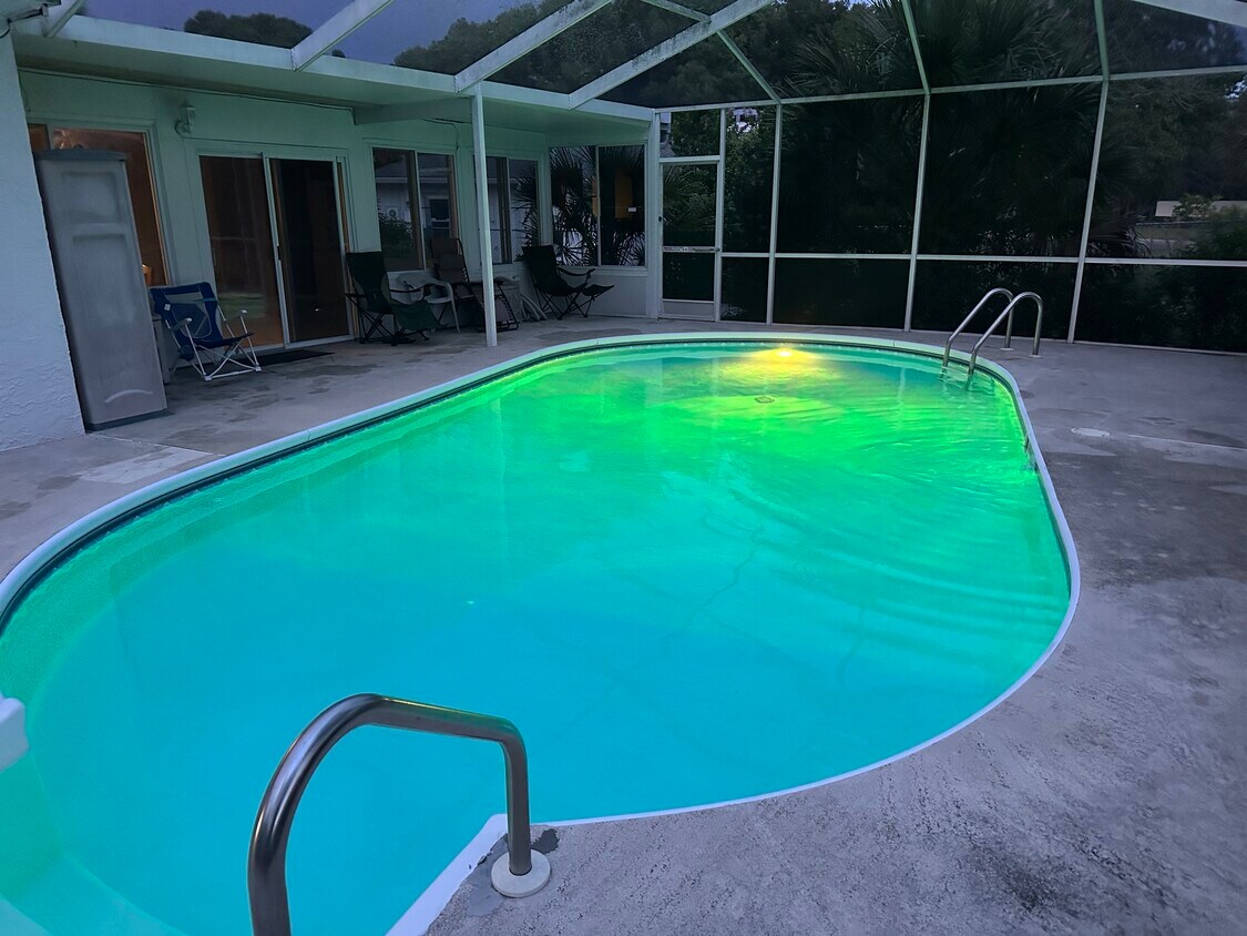 Foto principal - 11011 Rollingwood Dr