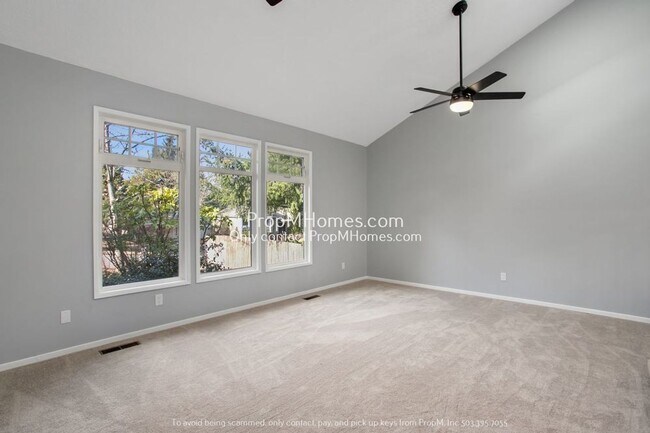 Foto del edificio - Stunning Three Bedroom Home in Hidden Springs!