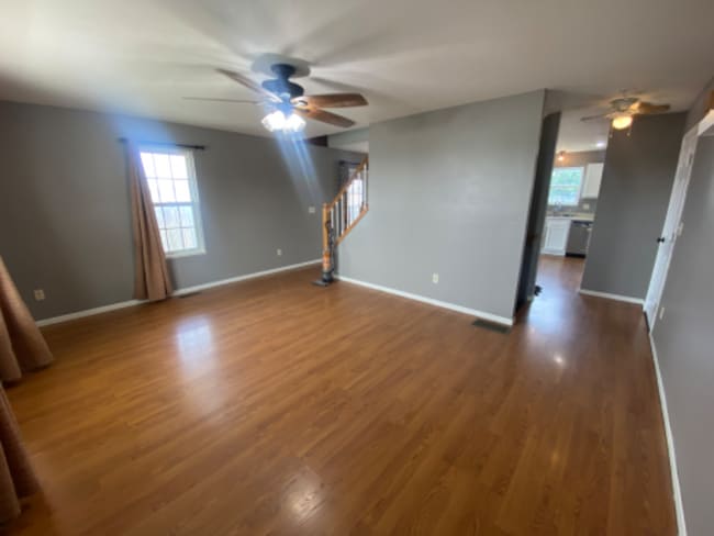 Building Photo - 4550 Teak Dr