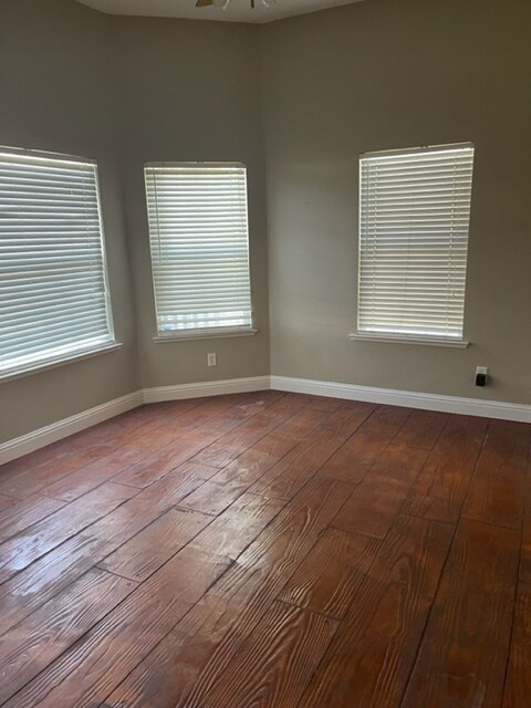 Foto del edificio - 2043 E Oak Haven Dr