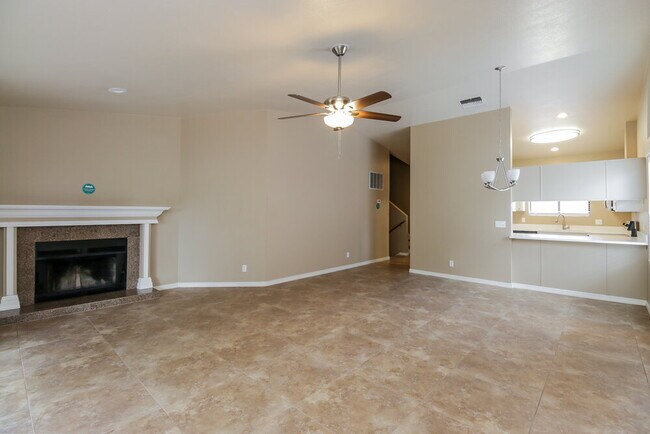 Building Photo - 921 S Val Vista Dr