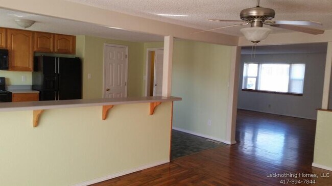 Foto del edificio - 3028 W Lynn St
