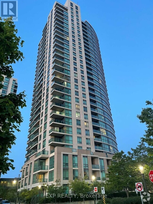 Building Photo - 215-215 Sherway Gardens Rd