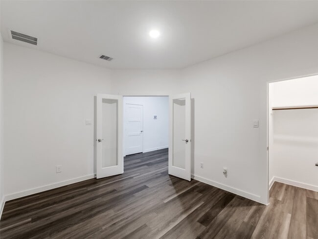 Building Photo - 387 Westlake Terrace Dr