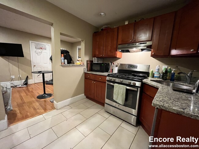 Building Photo - 36 Euston St