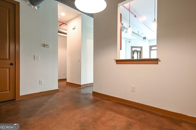 Foto del edificio - 250 Martha Dr