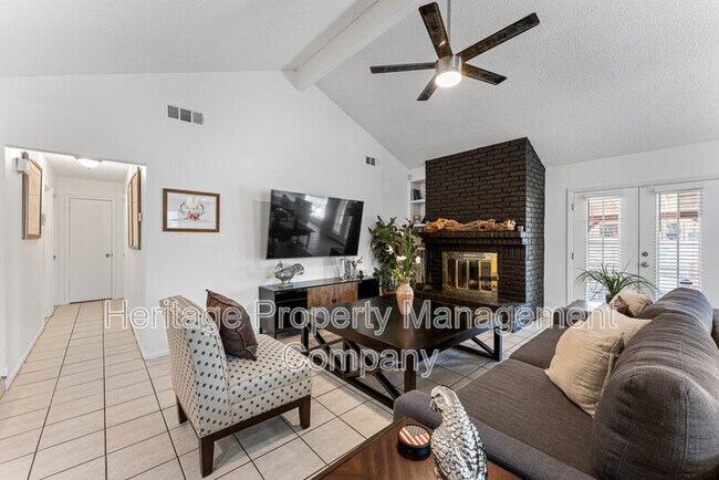 Foto del edificio - 8730 Timber Cloud St