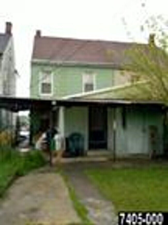 2 br, 1 bath House 325 GIRARD AVENUE House Rental in York, PA