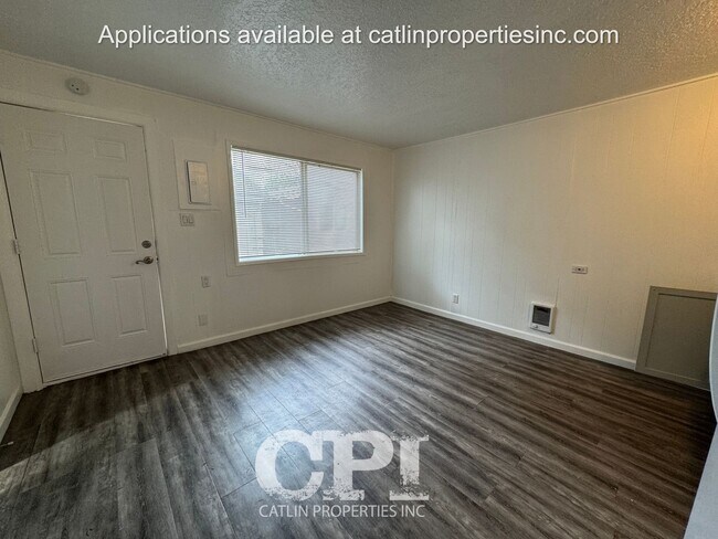 Foto del edificio - 1102 1/2 N. 2nd- Kelso, WA - Move In Special - $99 First Month's Rent!