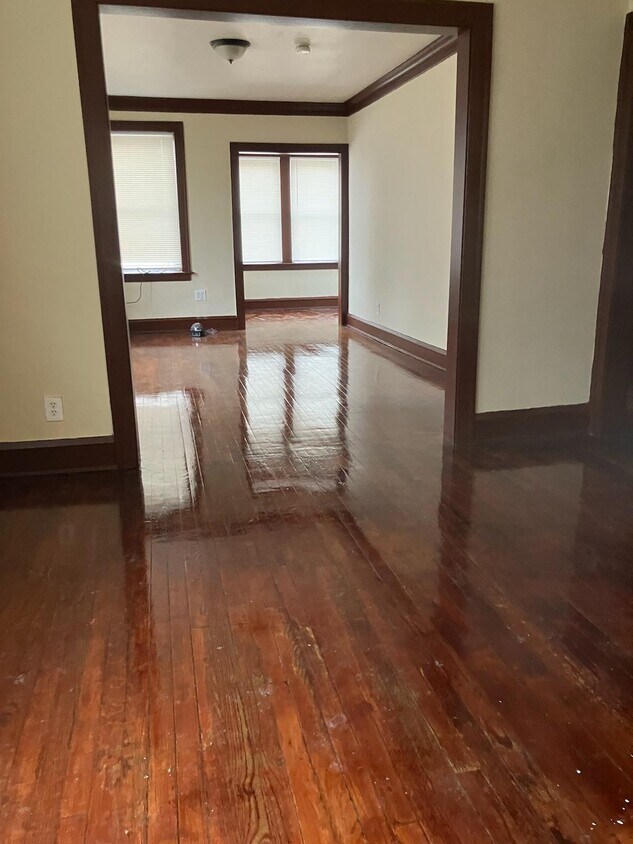 Foto principal - 3051 W 60th St