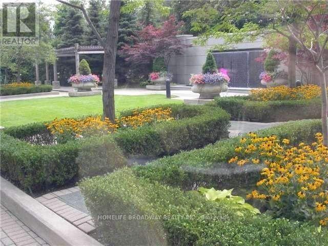 Photo du bâtiment - 28 Harrison Garden Blvd
