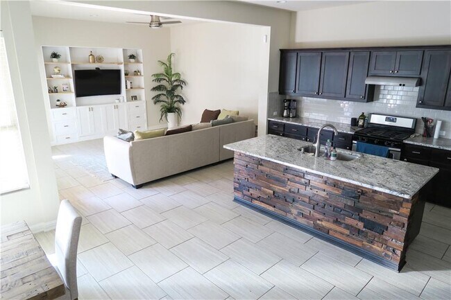 Building Photo - 1710 Frontier Valley Dr