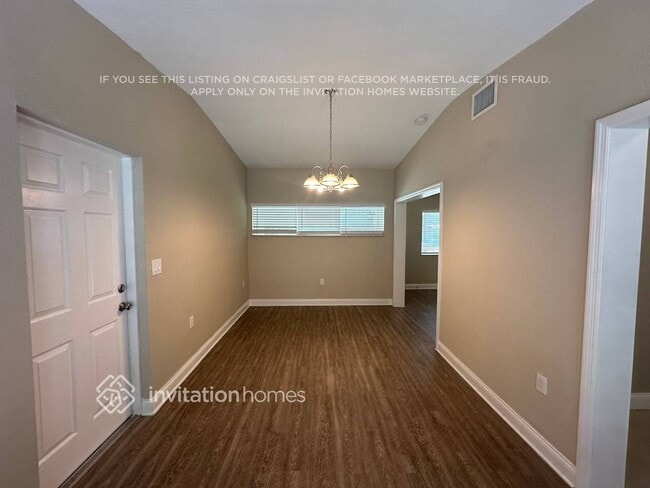 Building Photo - 3621 Sutton Dr