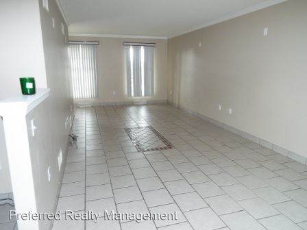 Building Photo - 4091 Green Park Dr