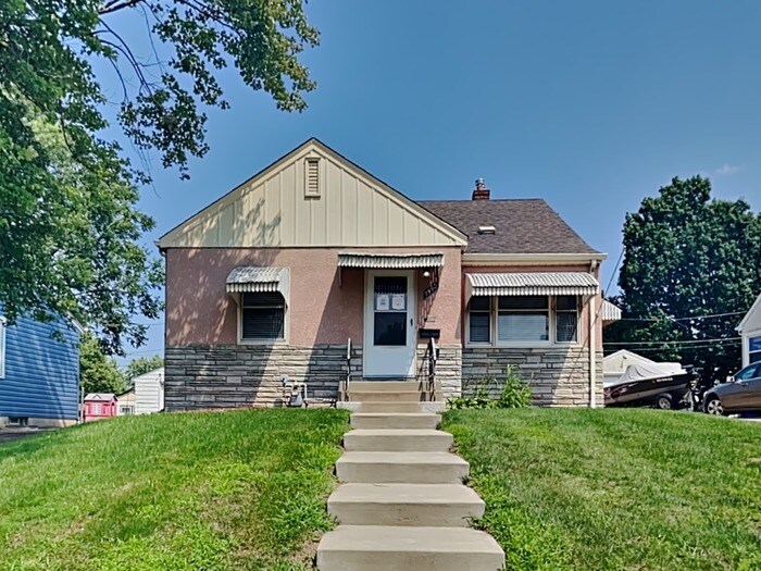 Foto principal - 1993 Reaney Ave E