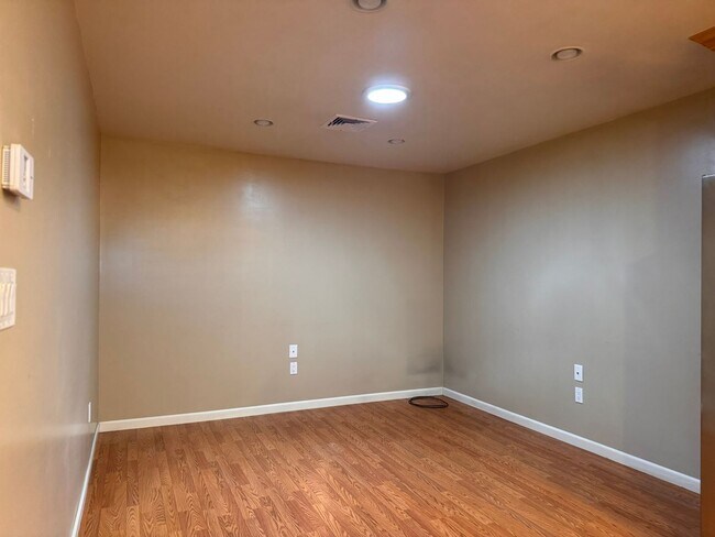 Foto del edificio - 1213 S Palo Verde Ave