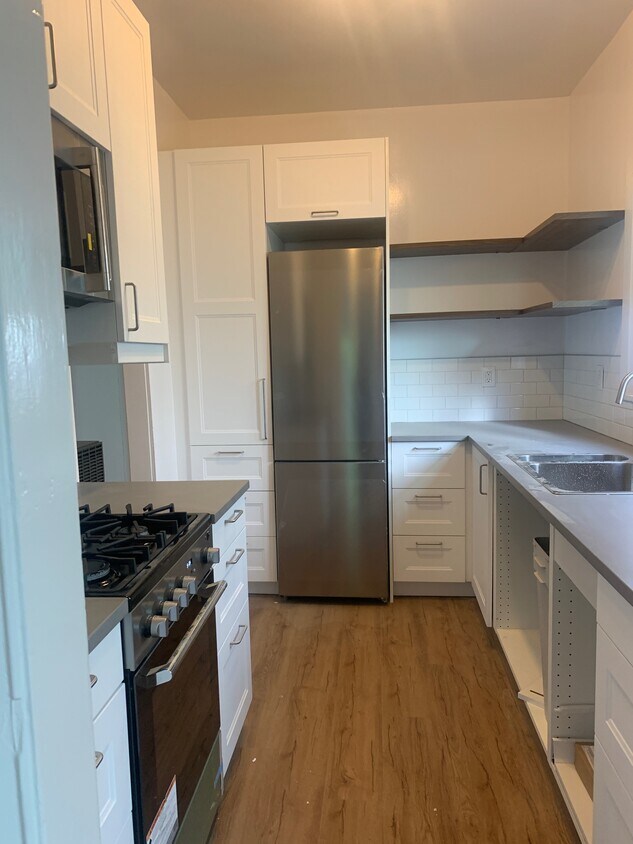 Foto principal - 607 N Bronson Ave