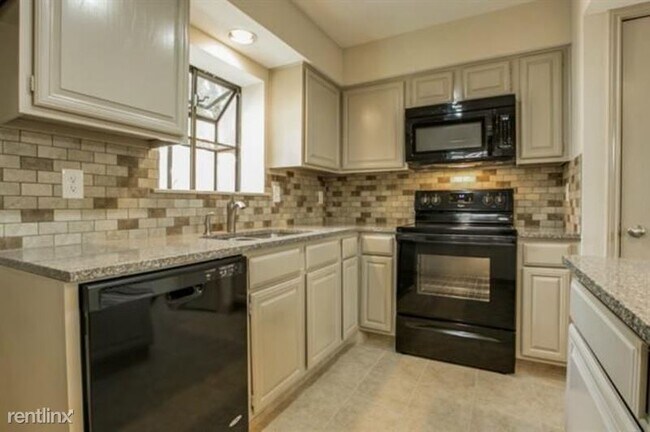 Foto del edificio - 15221 Berry Trail