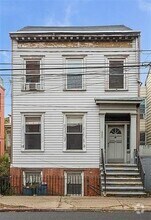 Building Photo - 233 Montgomery St