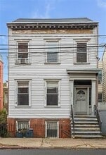Building Photo - 233 Montgomery St