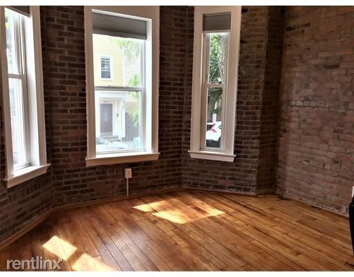 Building Photo - 192 I St