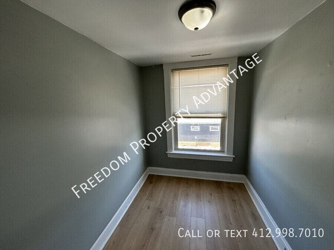 Building Photo - 355 Maplewood Ave