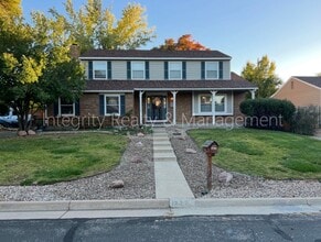 Building Photo - 1222 W Kettle Ave