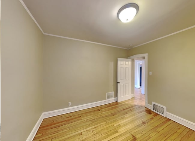 Building Photo - 6613 Fairfield Ave