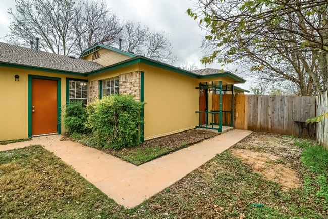Building Photo - 12302 Dellrey Dr