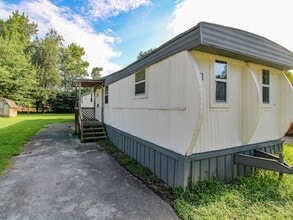 Building Photo - 10 Simpson Rd